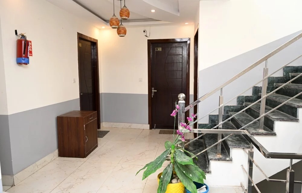 Vrindavan Hari Triple bed family room for Haridwar group and spiritual stay Image
